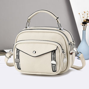 Sac messager pour femme en PU de haute qualité. Avec une fermeture éclair. Conçu par un designer renommé.9331 - Product Image 3