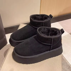 Bottes d'hiver haut de gamme pour femmes en gros – Baskets de marque célèbre, originales, en cuir et laine, souples, par un designer maître - Product Image 3