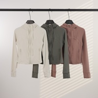 [En stock] Veste courte à capuche en nylon doublée de paillettes pour femmes, respirante, coupe ajustée, pour le yoga, la remise en forme et les sports