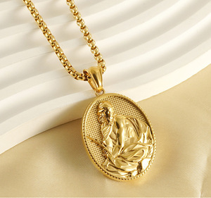 ヨーロッパとアメリカのパーソナリティメンズゴッドファーザーフィギュアペンダントネックレス18Kゴールドチタンスチールヴィンテージヒップホップネックレス - Product Image 6