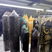 Colonne de cristal de guérison Feng Shui naturelle en gros pour la décoration de la maison, ornement