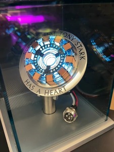 Modè<span class=keywords><strong>le</strong></span> de réacteur Arc d'Iron Man, modè<span class=keywords><strong>le</strong></span> de cœur de Tony Stark 1:1 avec éclairage LED, boîte en acrylique, ornement de collection de bureau, cadeau - Product Image 5