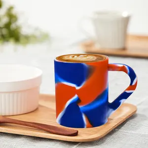 11 온스 커피 잔 실리콘 차 컵 핸들 전자 레인지 식기 세척기 안전 컵 또는 머그잔 애호가 현대 디자인 머그잔