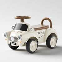Voiture à pédales en plastique à quatre roues pour enfants avec volant et poignée de poussée, véhicule jouet pour les enfants de 2 à 4 ans