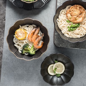 Petit bol en céramique givrée noire rétro, personnalisé, créatif, peu profond, pour nouilles, desserts et ramen, tendance pour les fêtes - Product Image 4