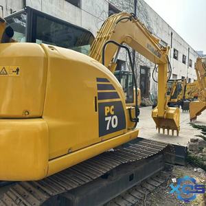 Mini-excavatrice sur chenilles Komatsu PC70 d'occasion, modèle 2022, poids opérationnel de 7 tonnes, pompe hydraulique et moteur en parfait état de marche. - Product Image 4