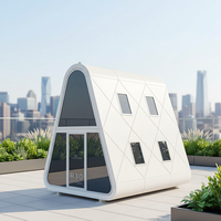 Villa capsule triangulaire à deux étages de 40 pieds, modulaire, préfabriquée, en acier, conteneur plat, design moderne, mobilier pour hôtels