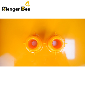 Newest American Style 3.5L ABS <b>Plastic</b> Langstroth Beehive Top Bee Feeder Menger Bee BF-22 2-Year Warranty for Bee Farm - Product Image 2