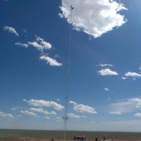 Tour d'antenne télécom triangulaire 30m 60m 80m 90m 100m 120m 3 jambes en acier galvanisé treillis mesure du vent Turbine Guy Mast
