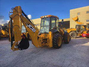 รถตักล้อยาง JCB 4CX 8.7 ตัน รุ่นใหม่ พร้อมบุ้งกี๋ 4in1 ระบบ Quick Hitch ห้องโดยสารติดแอร์ 0 ชั่วโมง รับประกันจากโรงงาน ได้รับการรับรองมาตรฐาน CE และ EPA - Product Image 2