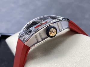 นาฬิกากันน้ำคุณภาพสูงสุดหรูหราสำหรับผู้หญิง ดีไซน์โปร่งแสง ประดับเพชร หน้าปัดสีแดง - Product Image 2