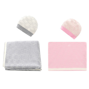 <span class=keywords><strong>Couverture</strong></span> Douce de Luxe en Coton Jacquard pour Bébé, <span class=keywords><strong>Gris</strong></span> Rose, 120*85cm, avec Lettre G, pour Enfants Garçons et Filles, Idéale pour la Climatisation - Product Image 1