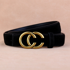 Cinturón de Cuero de Gamuza para Mujer, Cinturón Versátil con Hebilla Doble-C Dorada para Vestidos y Jeans - Product Image 1