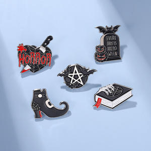 Alfileres de solapa de dibujos animados de Metal personalizados al por mayor de fábrica, insignias, decoraciones de Halloween, Pin esmaltado de terror aterrador para recuerdos, tema de hadas - Product Image 1