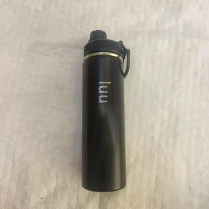 Nouvelle Offre 2026 : Gourde Sportive Isotherme Lululemons Sip en Acier Inoxydable à Double Paroi, Sans BPA, 24oz et 32oz, Idéale pour l'Extérieur - Product Image 4