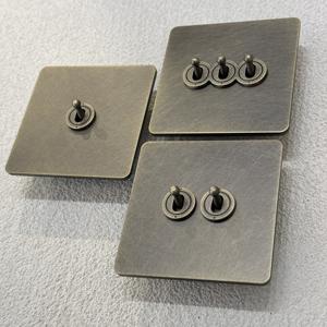 Interruptor de palanca de luz de pared Retro de bronce verde latón 86 250V 1/2/3/4 Gang marco de acero inoxidable enchufe UNIVERSAL europeo estándar del Reino Unido - Product Image 4