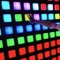 Écran mural interactif lumineux Netflix avec musique pour parcs de trampolines et centres commerciaux