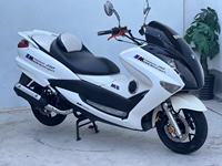 Scooter majestueux de style BMW1, grande moto de tourisme 250cc, moteur refroidi par eau, design de calandre en forme de double rénne, motos à essence