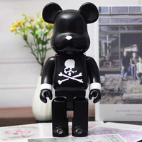 Dessin animé moderne résine fibre de verre Bearbrick 1000% BearBrick Statue en fibre de verre Statue sombre ours brique