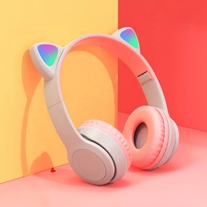 Auriculares inalámbricos con orejas de gato para niños, dispositivo de audio con sonido estéreo RGB 5,0, para aprendizaje en línea - Product Image 1