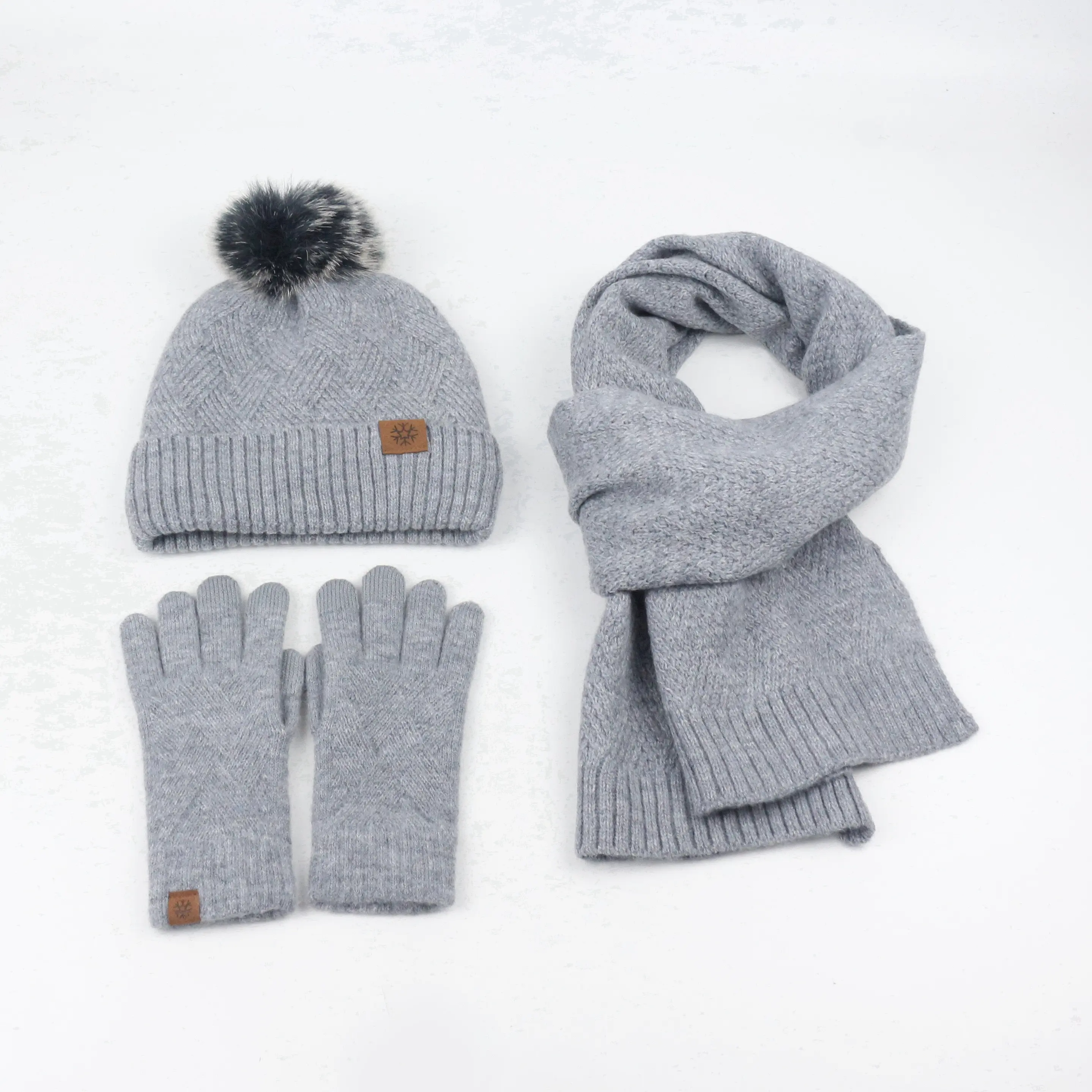 Gran oferta, conjunto de 3 uds de punto con logotipo personalizado, gorro térmico cálido unisex de invierno, conjunto de bufanda, nueva moda, gorro, guantes, bufanda