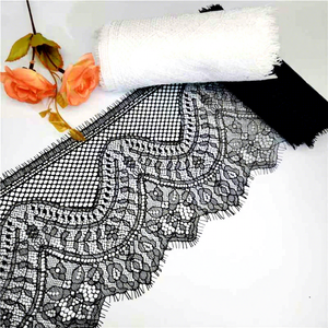 Erkoumi 2026 Nouvelle Collection – Bordure <span class=keywords><strong>en</strong></span> Dentelle Chantilly Brodé Blanc et Noir de 15 cm <span class=keywords><strong>en</strong></span> Maille Écologique pour Lingerie et Vêtements de Nuit de Luxe - Product Image 2