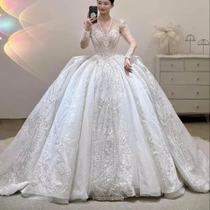 ชุดแต่งงานทรงบอลกาวน์สุดหรูหรา ประดับลูกไม้แบบเจ้าหญิง พร้อมชายกระโปรงยาวแบบชาเปล รุ่น Lsjj69 - Product Image 1