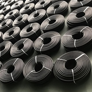 Bandes d'étanchéité en caoutchouc <span class=keywords><strong>EPDM</strong></span> de haute qualité, personnalisées pour les automobiles, les machines, les portes d'armoires, propriétés anti-collision et anti-vieillissement - Product Image 6