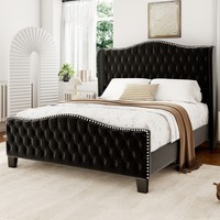 Lit plateforme capitonné de luxe sur mesure avec dossier haut à volants et capitonnage losanges pour mobilier de chambre d'appartement et de villa