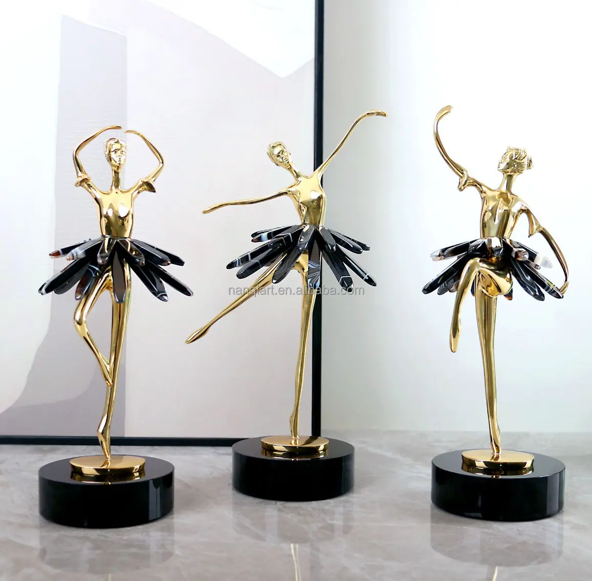 Promotion fête d'anniversaire cadeau Art Collection ornement fait à la main petite Mini danse Ballet fille Figure Statue avec Base en marbre noir