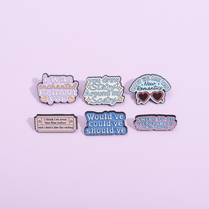 Spilla in Metallo Inglese con Scritta 'Could Have Been Should Have' in Colori Pastello, Accessorio Creativo per Colletto, Badge Decorativo EVER - Product Image 1