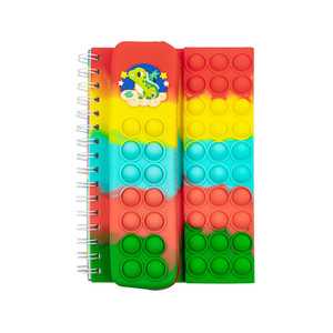 Nouvelle <span class=keywords><strong>trousse</strong></span> à crayons A5 2 en 1, couleur arc-en-ciel, compression, bobine <span class=keywords><strong>de</strong></span> bulles, silicone, carnet pour étudiant - Product Image 3