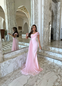 Vestido <span class=keywords><strong>de</strong></span> Noche Sharon Said SF401 Color <span class=keywords><strong>Rosa</strong></span> Claro, Estilo Sirena, Hombros Descubiertos, Plisado y con Cuentas, para Mujer, Ideal para Bodas y Fiestas - Product Image 4