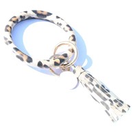 Vente en gros de bracelets d'autodéfense en cuir PU avec pompon ensemble porte-clés mignon anneau bracelet porte-clés pour femmes
