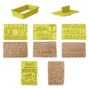 Ensemble de découpoirs à biscuits écologiques pour la rentrée scolaire - Cadre rectangulaire avec 5 tampons interchangeables pour la reconnaissance des enseignants, pour la pâte à sucre - Product Image 3