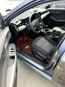 Roewe I5 1.5L STD 2024, transmission manuelle, <span class=keywords><strong>voiture</strong></span> d'occasion, conduite à gauche, 5 places, berline compacte économe en carburant, état quasi neuf, pour l'exportation - Product Image 4
