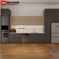 Armoire de cuisine grise mate modulaire personnalisée sans PA Ensemble de table d'îlot de cuisine en pierre frittée moderne avec évier