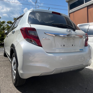 Vitz, Auto Toyota Hatchback, Vehículo de Pasajeros, Volante a la Derecha, Año 2019, Vehículos Usados de Japón - Product Image 2