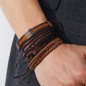 TZ535 braccialetti da donna 4 pezzi con stampa leopardata in pelle scamosciata Set stile Punk braccialetti in pelle braccialetti in pelle da cerimonia