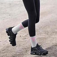 Échantillon Gratuit, Faible MOQ, Chaussettes de Yoga Antidérapantes Personnalisables avec Logo, Chaussettes de Yoga Montantes, Chaussettes de Pilates Antidérapantes pour Femmes