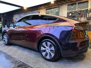 Pellicola Adesiva in Vinile PET Fotosensibile Nero Charm Rosso Cangiante per Wrapping Auto - Product Image 4