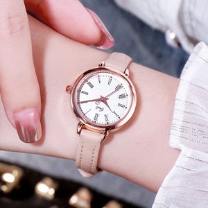 Montre ronde rétro pour femme, cadran à chiffres romains, bracelet en cuir polyvalent pour étudiants, montre-bracelet à quartz - Product Image 5