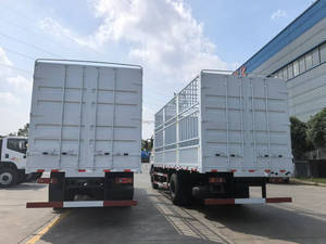 Camion de livraison d'entrepôt à usage intensif avec cabine couchette, caisse fermée en acier ondulé, à vendre - Product Image 5