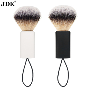 Vente en gros de blaireaux en plastique, <span class=keywords><strong>blaireau</strong></span> de barbier synthétique végan bon marché pour hommes rasage humide personnalisé pour le cou - Product Image 3