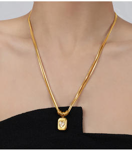 Collar con Colgante de Corazón Geométrico Vintage con Circonita Cúbica, Cadena de Serpiente de Doble Capa de Lujo Ligero, Antideslustre, Venta al por Mayor - Product Image 2