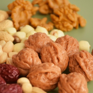 Graines de melon artificielles en PVC, modèles de noix de café, amandes, pois chiches, faux fruits à coque pour présentation en pâtisserie et desserts - Product Image 3