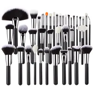 B 32 Pieces Professional Makeup Brushes High Quality Wholesale Custom Logo Professional Private Label Makeup Brush Set