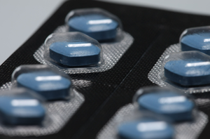 Película de PVC Transparente de Alta Claridad para Empaquetado de Blísteres Farmacéuticos, 300 Micras, Rollo de PVC Rígido de 1260 mm, Sin Recubrimiento, Disponible en Stock - Product Image 5