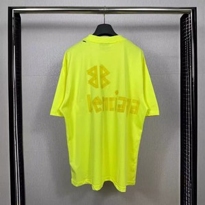 T-shirt Unisex Paris di Alta Qualità, Nuova Collezione Primavera 26, con Ricamo Lettere B Family e Onde Cola, Vestibilità Ampia e Maniche Corte - Product Image 3