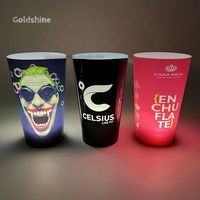 Toptan yeniden kullanılabilir plastik LED ışık fincan aydınlık yanıp sönen LED bardak içecekler gece için kulüp dekoru-parti Bar kullanımı